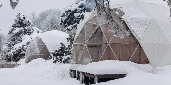 Glamping dome in winter.