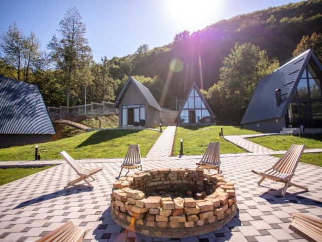 Klek 77 A frame kucice. Glamping smestaj u Bosni i Hercegovini.